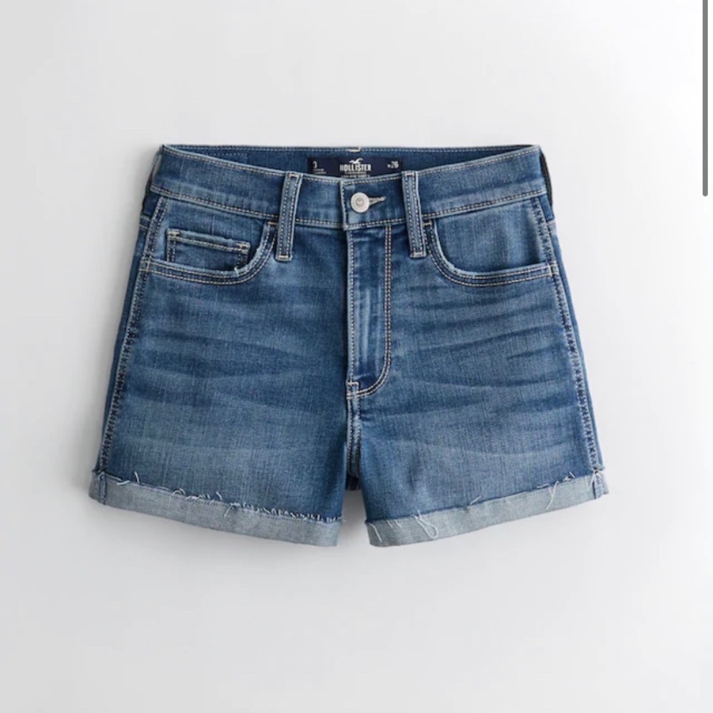 NWT Hollister High-Rise Short Short